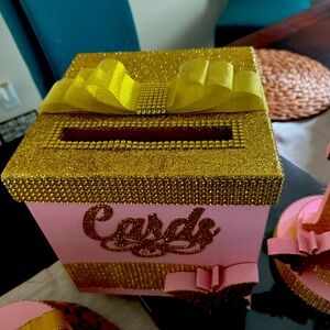 Can be used for parties or a quince. Only used once. In great shape. No flaws